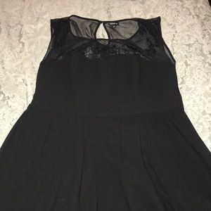 Black font lace sleeveless dress